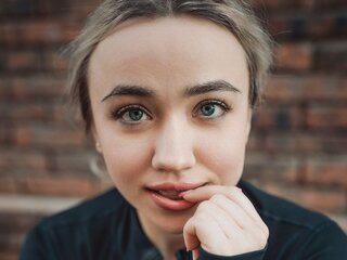 RayLina pussy show